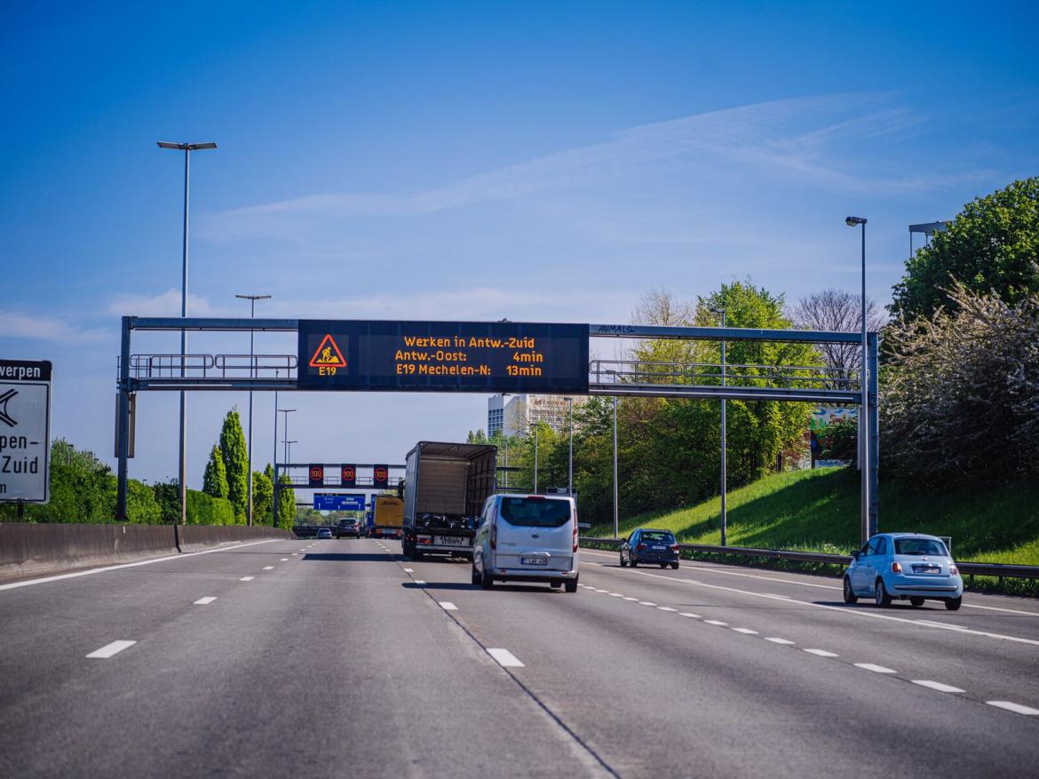 VMS-bord met realtime reistijdinfo.